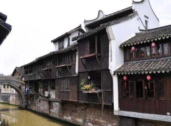 衣服丑、价格贵是供应链的锅？周成建回归第一刀砍向供应链，但这还远远不够